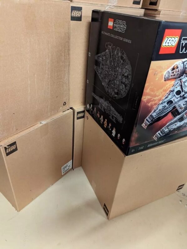 Lego Star Wars Millennium Falcon 75192 Reunion Island - Image 5